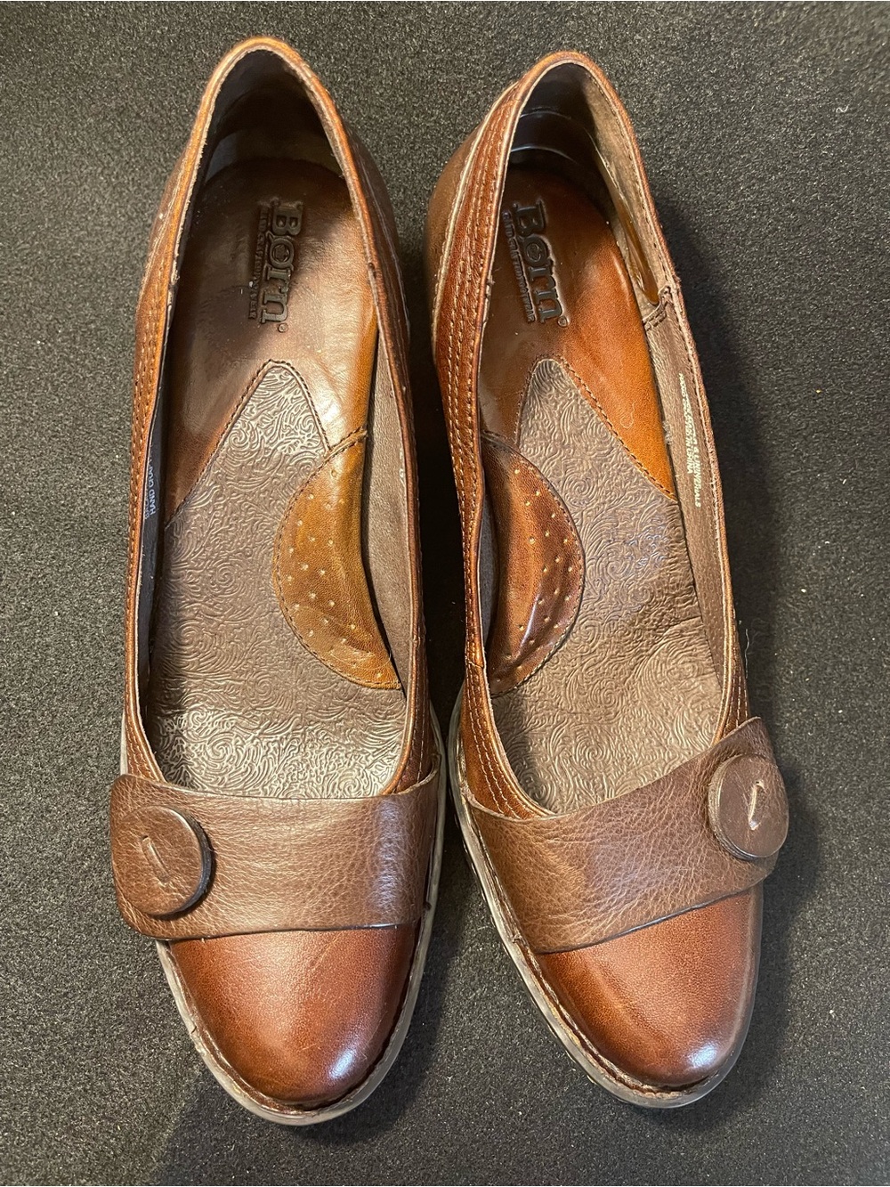 Born Women's Brown Leather pumps